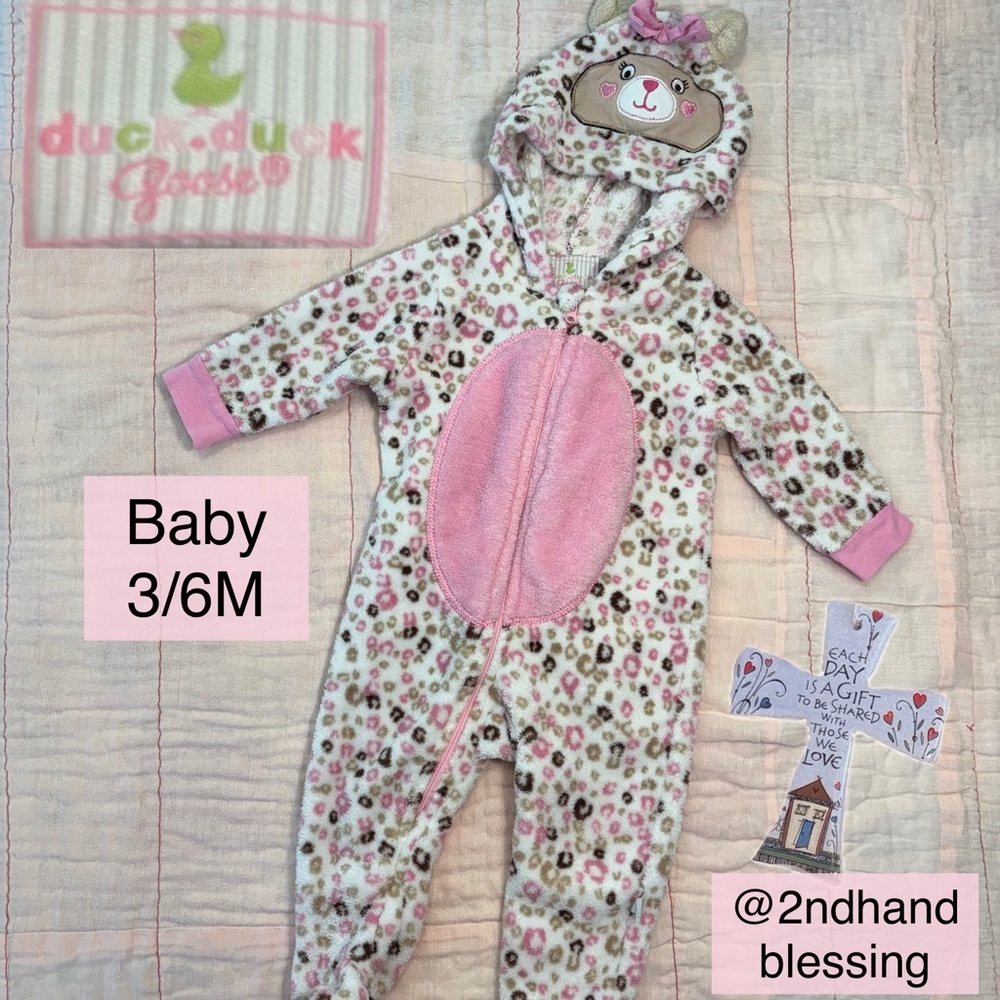 Duck Duck Goose Baby Girl Leopard Print Footie, 3-6M, Animal Face & Bow on Hood
